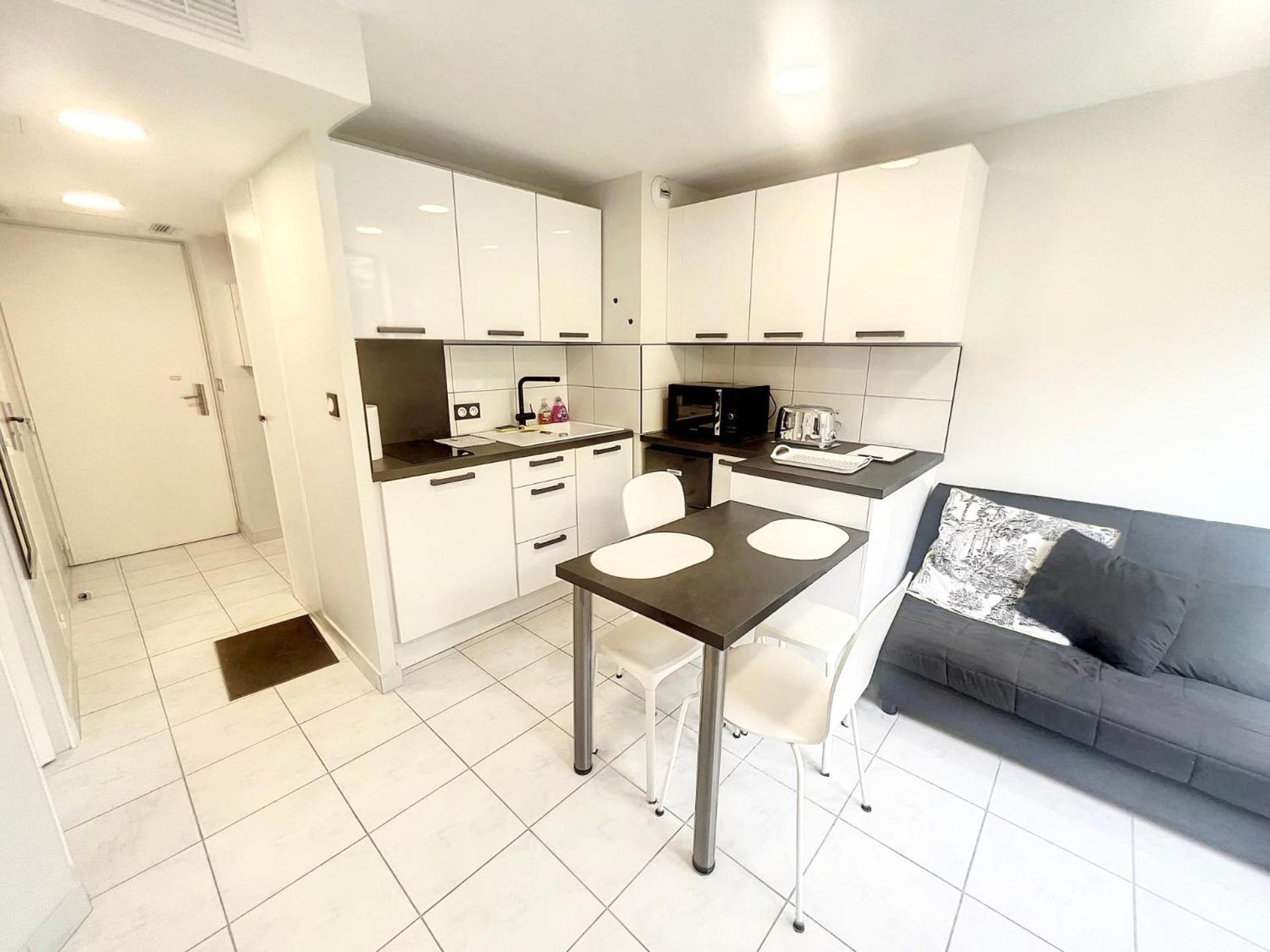 Appartement 2P Avec Piscine A 150 M Plage Proche Palais Кан Екстериор снимка